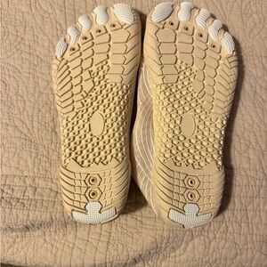 Women's Beige Minimalist Athletic Shoes